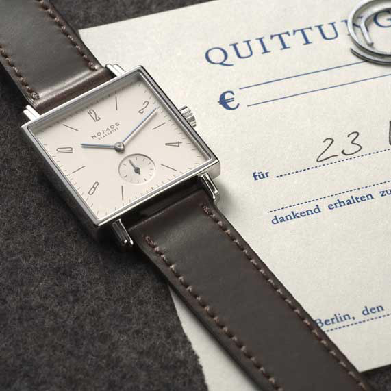 Tetra² Leberblümchen 29.5 × 29.5 mm: Stainless steel & Leather - 454 Nomos Tetra 454