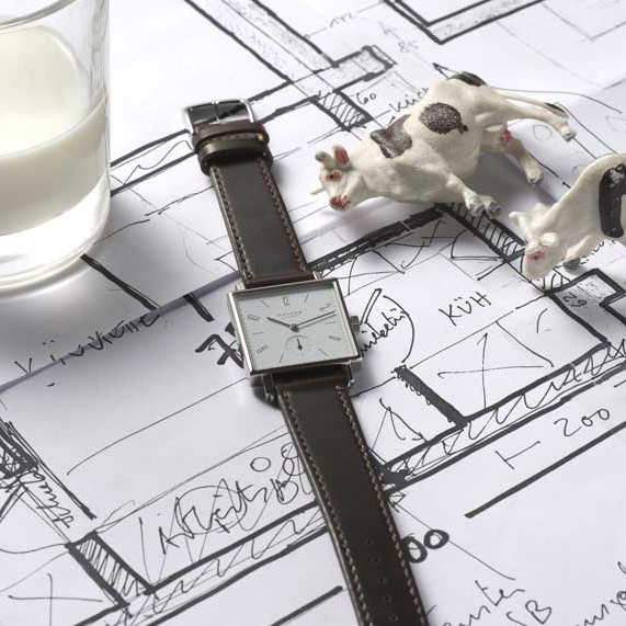 Tetra² Flohkraut 29.5 × 29.5 mm: Stainless steel & Leather - 455 Nomos Tetra 455