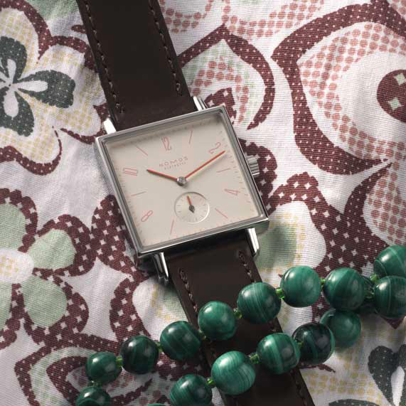 Tetra² Jelängerjelieber 29.5 × 29.5 mm: Stainless steel & Leather - 457 Nomos Tetra 457